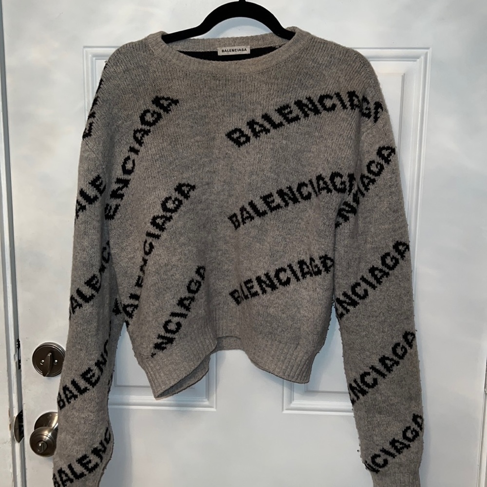 Balenciaga logo crewneck pullover sweater size 42